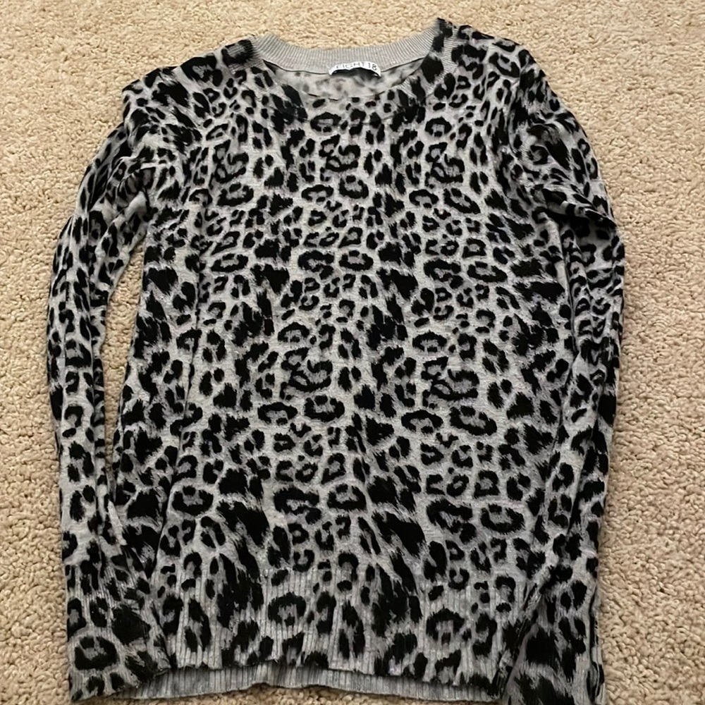 Sweater small
